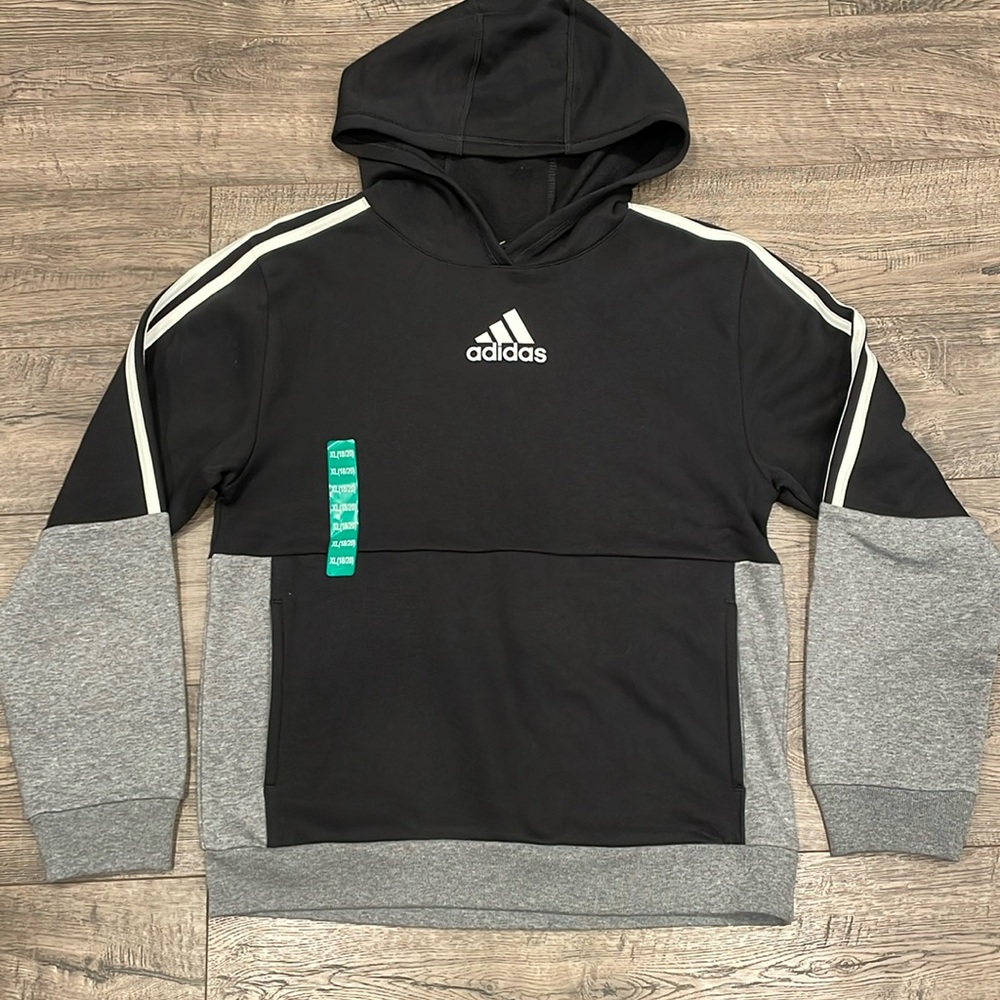 Boys Adidas, new with tags sweatshirt, XL